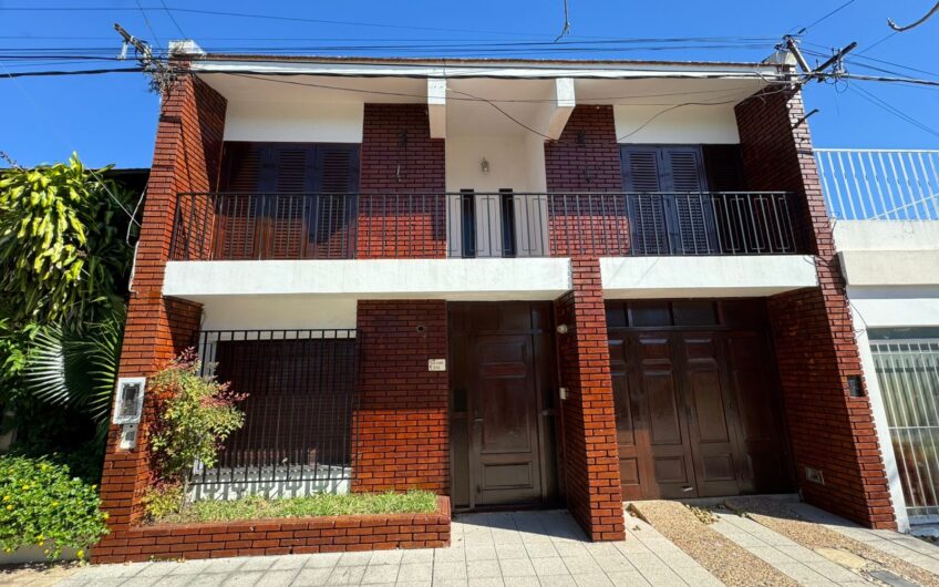 Casa 3 Dormitorios Exclusiva Zona Residencial – Alquiler