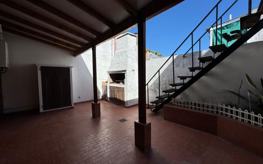 Casa 3 Dormitorios Exclusiva Zona Residencial – Alquiler