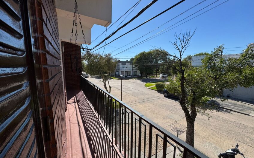 Casa 3 Dormitorios Exclusiva Zona Residencial – Alquiler