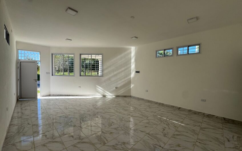 Local Comercial sobre calle Rossi