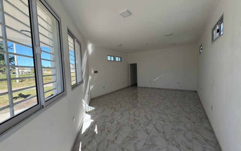 Local Comercial sobre calle Rossi