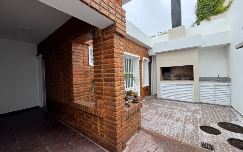 Casa 3 Dormitorios dentro de los Bulevares – Alquiler
