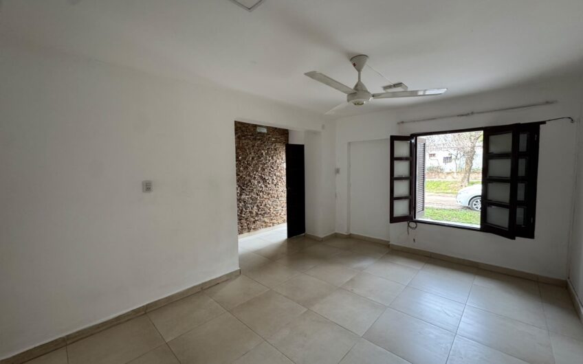 Casa 3 Dormitorios dentro de los Bulevares – Alquiler