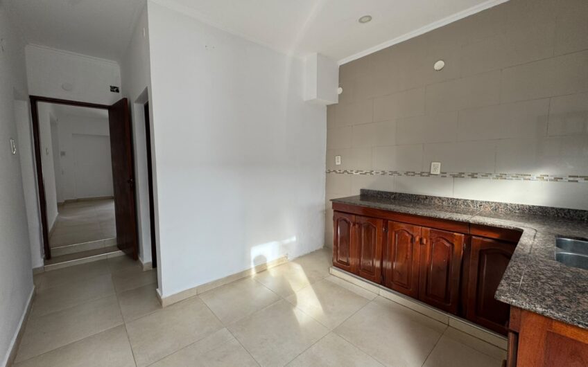 Casa 3 Dormitorios dentro de los Bulevares – Alquiler