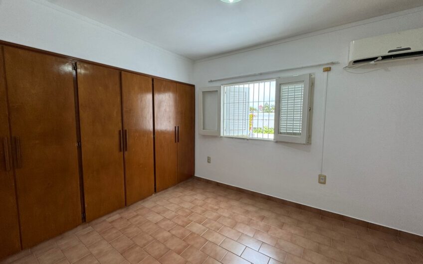 Casa 3 Dormitorios dentro de los Bulevares – Alquiler