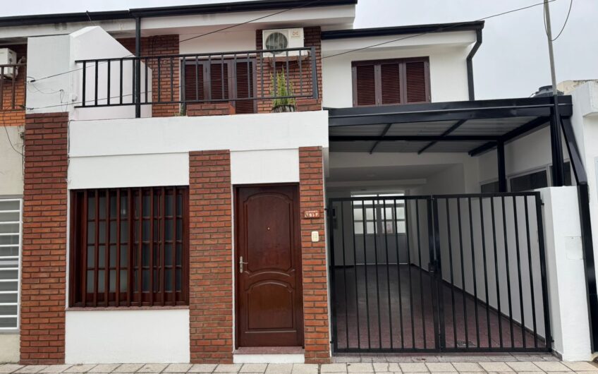 Casa 3 Dormitorios dentro de los Bulevares – Alquiler