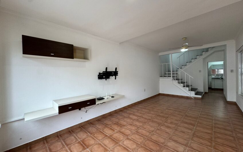 Casa 3 Dormitorios dentro de los Bulevares – Alquiler
