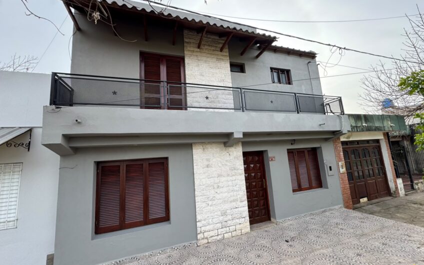 Casa 3 Dormitorios dentro de los Bulevares – Alquiler
