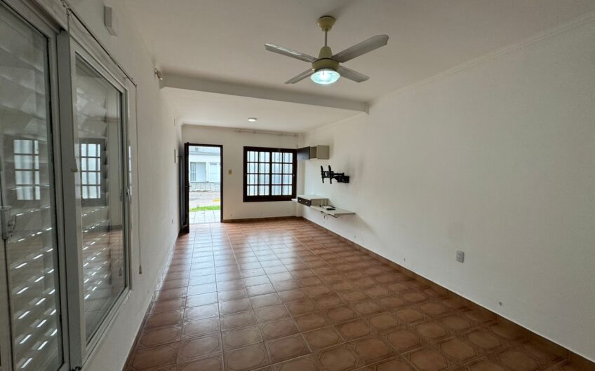 Casa 3 Dormitorios dentro de los Bulevares – Alquiler