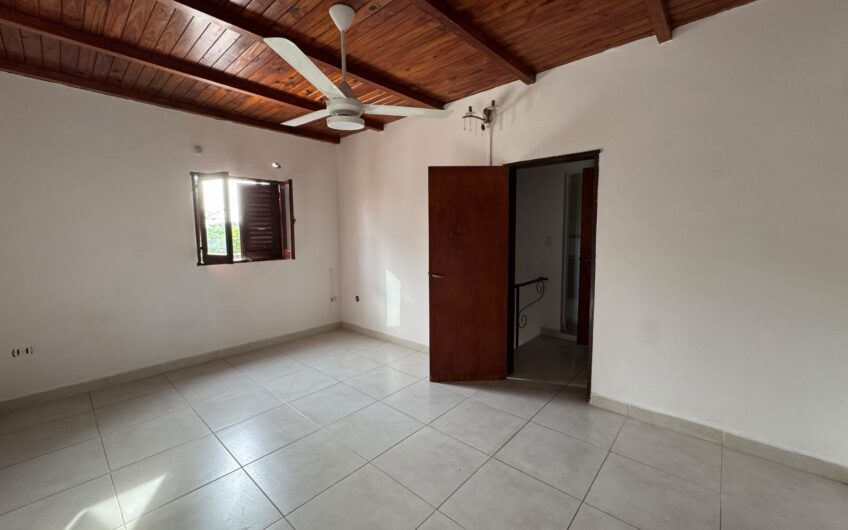 Casa 3 Dormitorios dentro de los Bulevares – Alquiler