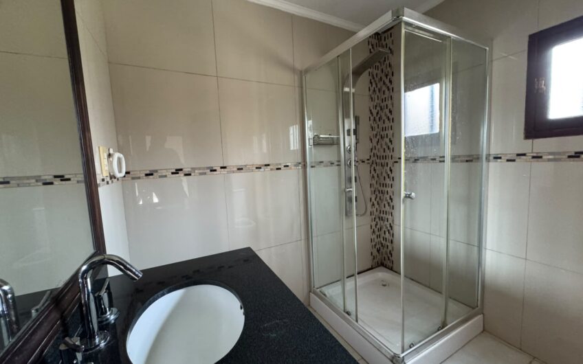 Casa 3 Dormitorios dentro de los Bulevares – Alquiler
