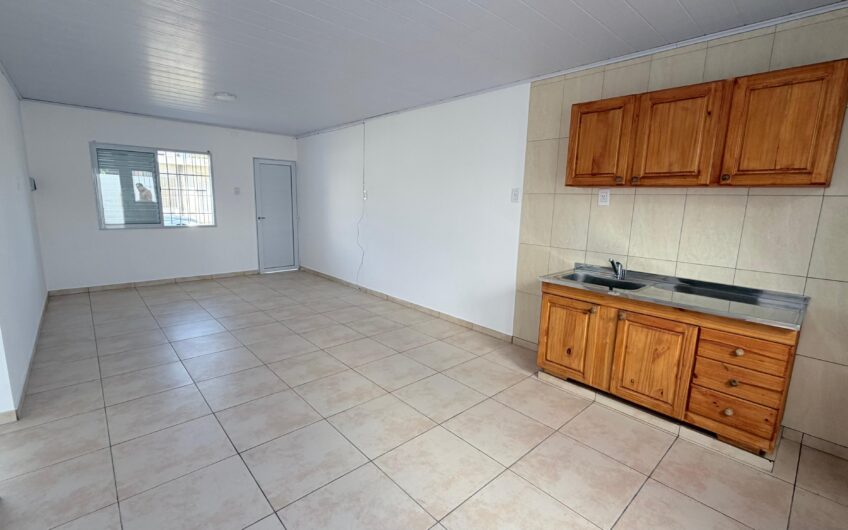 Casa Un Dormitorio con Cochera – Alquiler