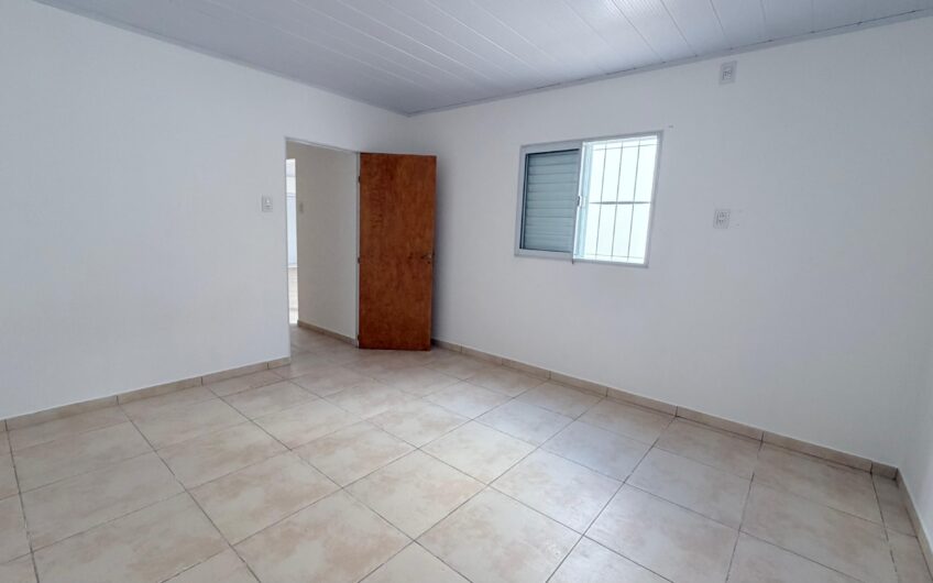 Casa Un Dormitorio con Cochera – Alquiler