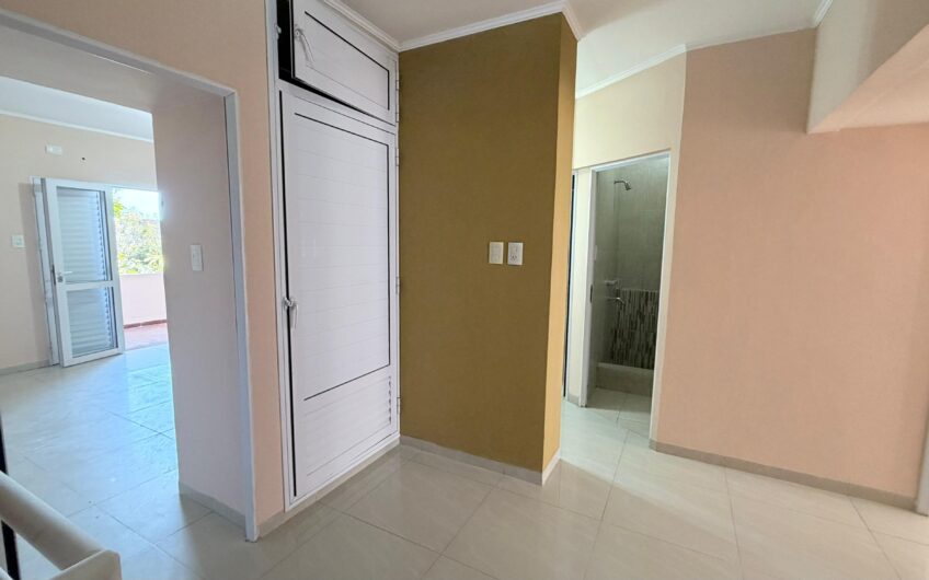 Dúplex 3 Dormitorios dentro de los Bvs c/Cochera – Alquiler