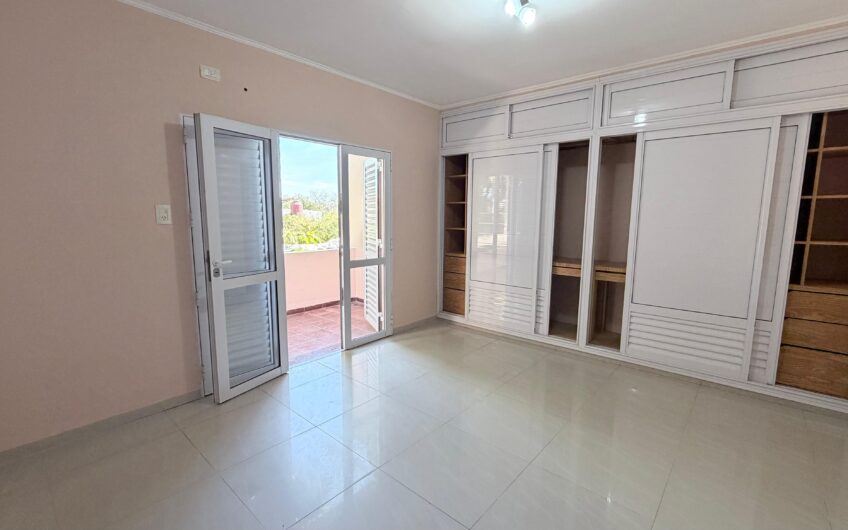 Dúplex 3 Dormitorios dentro de los Bvs c/Cochera – Alquiler