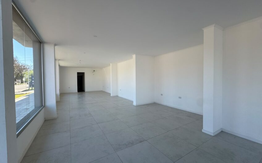 Local Comercial Amplio en esquina a Estrenar! – Alquiler