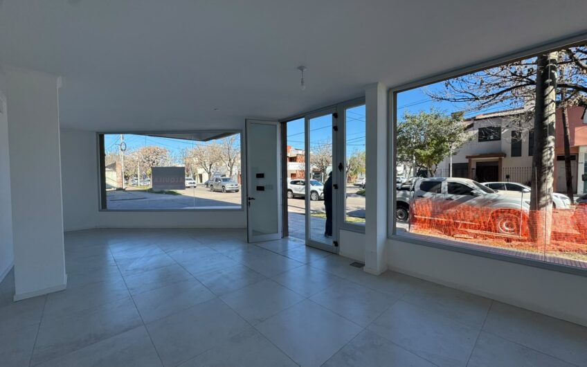 Local Comercial Amplio en esquina a Estrenar! – Alquiler