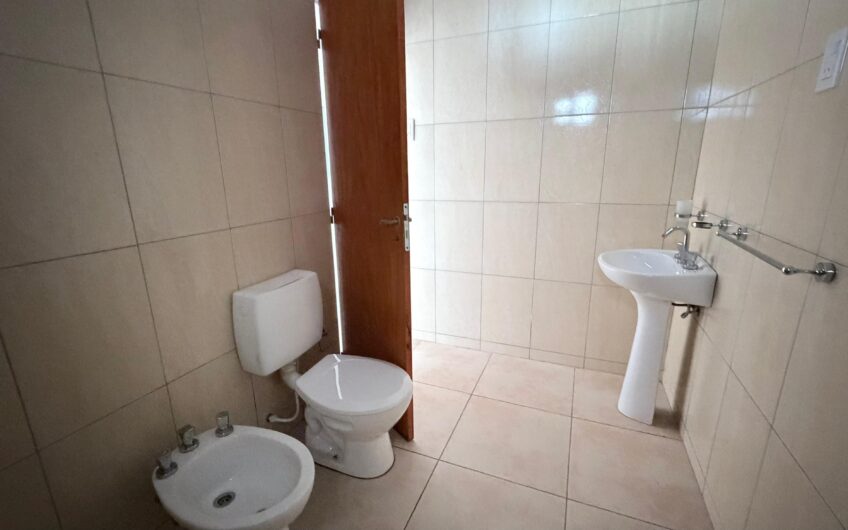 Casa Un Dormitorio con Cochera – Alquiler