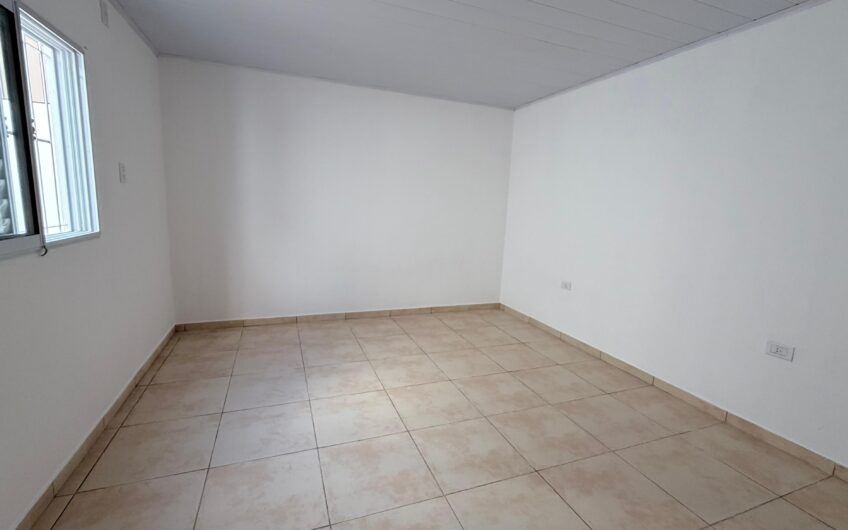 Casa Un Dormitorio con Cochera – Alquiler