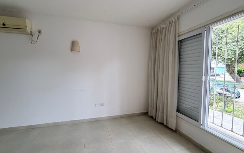 Dpto 2 Dormitorios dentro de los Bvs. Con Cochera – Alquiler