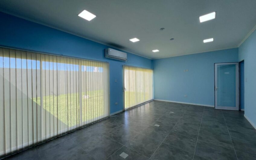 Casa Un Dormitorio Amplia en loteo Las Lilas – Alquiler