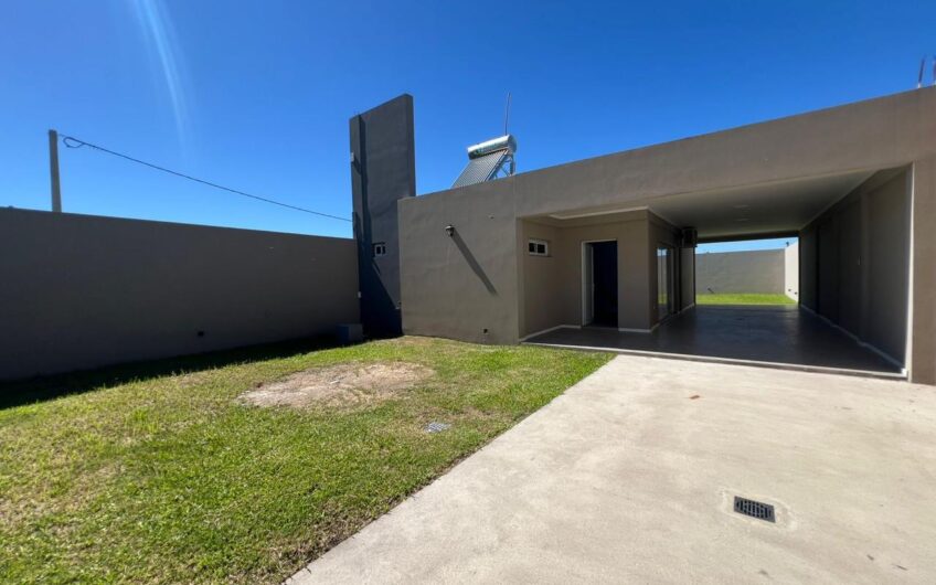 Casa Un Dormitorio Amplia en loteo Las Lilas – Alquiler