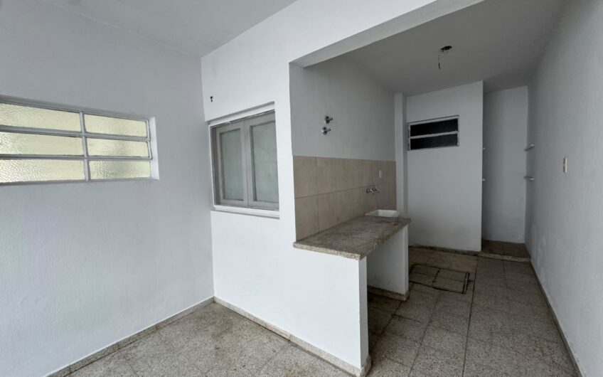Casa 2 Dormitorios dentro de los Bvs – Alquiler