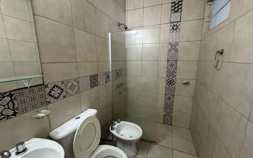 Casa 2 Dormitorios dentro de los Bvs – Alquiler